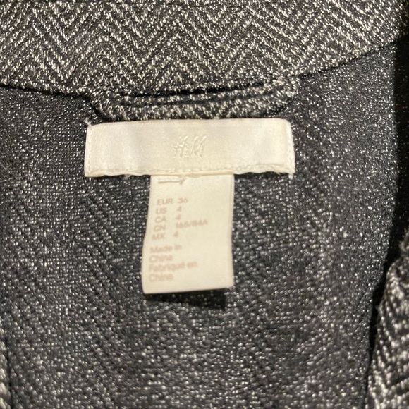 H&M Stretch Blazer🌟 - Picture 2 of 2
